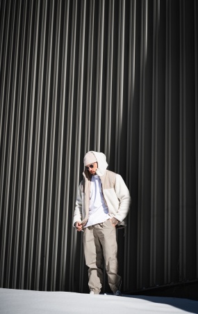 欧美街拍潮流墨镜帅哥图片